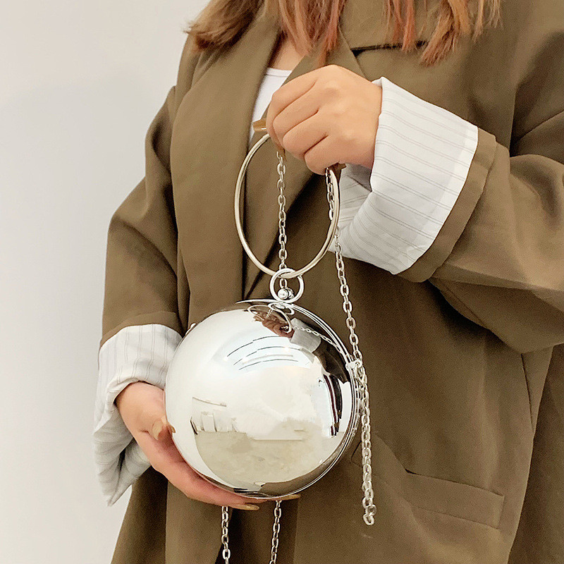 Women Bags On Sale - กระเป๋าคลัทช์ทรงกลมสำหรับผู้หญิงสุดหรู ปี 2024 แฟชั่นผิวเรียบเนียนเงางาม กระเป๋าสะพายข้างสำหรับงานปาร์ตี้ พร้อมสายโซ่