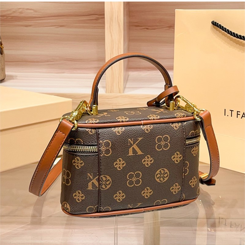 กระเป๋าถือผู้หญิงแบรนด์เนม 202 - Women Bags High End Brands บทวิจารณ์และราคา