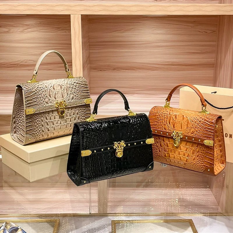 กระเป๋าผ้าอ้อมหนังสุดฮิต คลาสส - Women Bags Popular Brands บทวิจารณ์และราคา